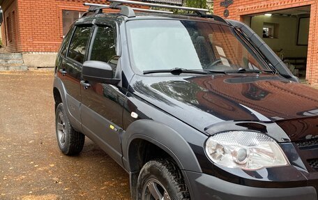 Chevrolet Niva I рестайлинг, 2017 год, 849 999 рублей, 3 фотография