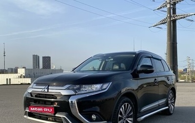 Mitsubishi Outlander III рестайлинг 3, 2019 год, 2 450 000 рублей, 1 фотография