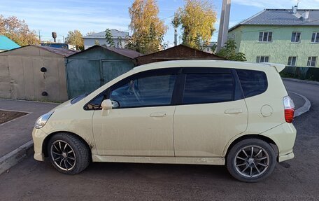 Honda Fit III, 2004 год, 525 000 рублей, 2 фотография