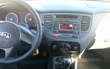 KIA Rio II, 2010 год, 800 000 рублей, 2 фотография