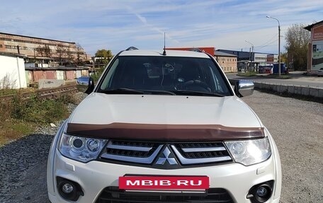 Mitsubishi Pajero Sport II рестайлинг, 2014 год, 2 500 000 рублей, 4 фотография