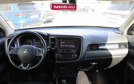 Mitsubishi Outlander III рестайлинг 3, 2019 год, 2 650 000 рублей, 11 фотография