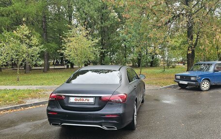 Mercedes-Benz E-Класс, 2021 год, 4 200 000 рублей, 2 фотография