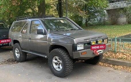 Nissan Terrano II рестайлинг, 1992 год, 360 000 рублей, 2 фотография