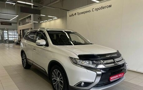 Mitsubishi Outlander III рестайлинг 3, 2015 год, 2 500 000 рублей, 1 фотография