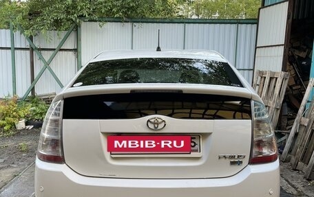 Toyota Prius, 2011 год, 750 000 рублей, 5 фотография