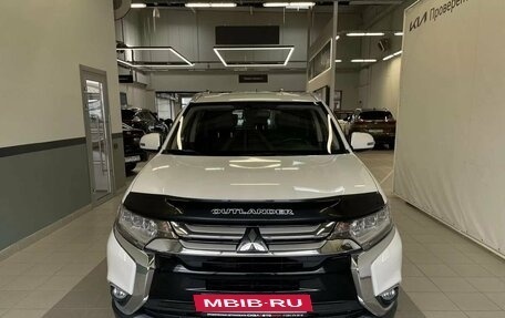 Mitsubishi Outlander III рестайлинг 3, 2015 год, 2 500 000 рублей, 2 фотография