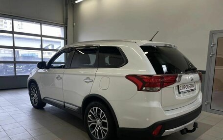 Mitsubishi Outlander III рестайлинг 3, 2015 год, 2 500 000 рублей, 7 фотография