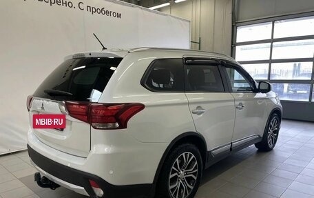 Mitsubishi Outlander III рестайлинг 3, 2015 год, 2 500 000 рублей, 5 фотография