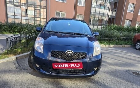 Toyota Yaris III рестайлинг, 2008 год, 560 000 рублей, 2 фотография