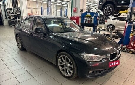 BMW 3 серия, 2017 год, 2 247 000 рублей, 3 фотография