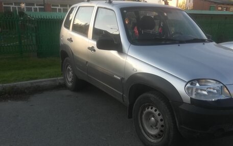 Chevrolet Niva I рестайлинг, 2011 год, 530 000 рублей, 1 фотография