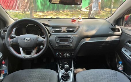 KIA Rio III рестайлинг, 2013 год, 880 000 рублей, 9 фотография