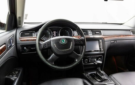 Skoda Superb III рестайлинг, 2012 год, 1 398 000 рублей, 25 фотография