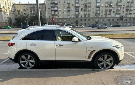 Infiniti QX70, 2014 год, 2 300 000 рублей, 7 фотография