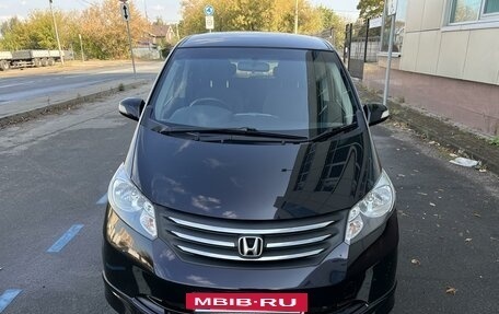 Honda Freed I, 2011 год, 1 385 000 рублей, 2 фотография