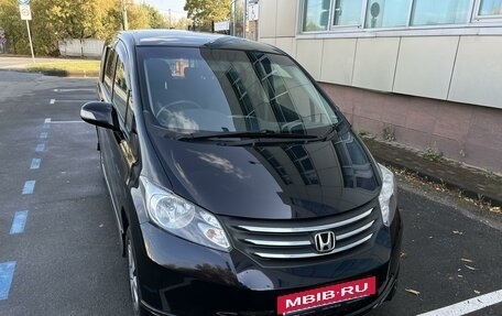 Honda Freed I, 2011 год, 1 385 000 рублей, 6 фотография