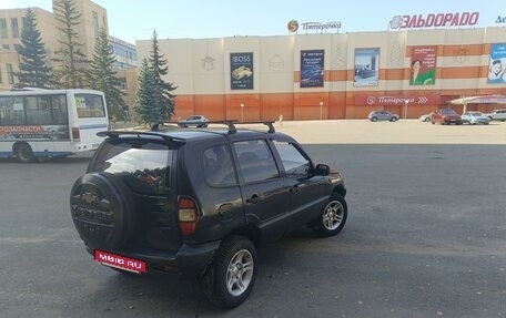 Chevrolet Niva I рестайлинг, 2004 год, 210 000 рублей, 3 фотография