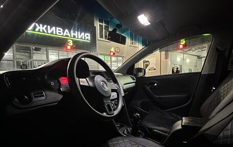 Volkswagen Polo VI (EU Market), 2013 год, 900 000 рублей, 9 фотография