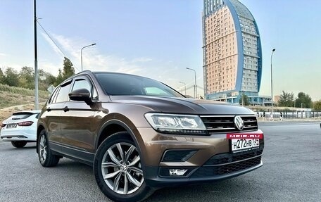 Volkswagen Tiguan II, 2020 год, 2 600 000 рублей, 2 фотография