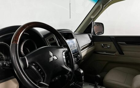 Mitsubishi Pajero IV, 2017 год, 3 180 000 рублей, 13 фотография