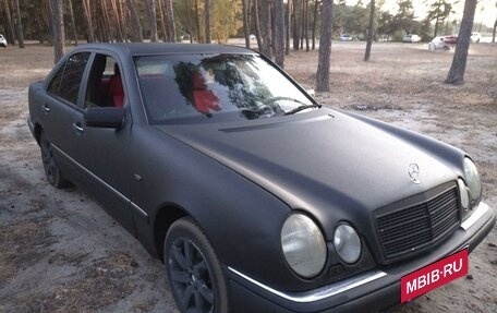 Mercedes-Benz E-Класс, 1999 год, 185 000 рублей, 2 фотография