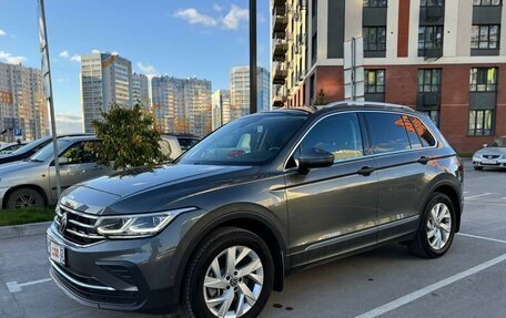 Volkswagen Tiguan II, 2021 год, 4 149 000 рублей, 3 фотография