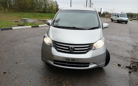 Honda Freed I, 2011 год, 1 390 000 рублей, 1 фотография