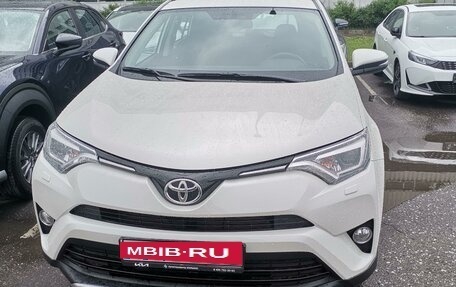 Toyota RAV4, 2018 год, 3 350 000 рублей, 1 фотография