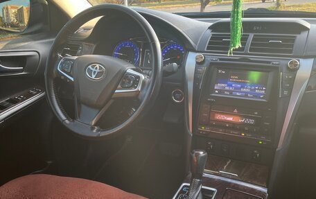 Toyota Camry, 2016 год, 2 250 000 рублей, 10 фотография