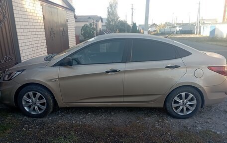 Hyundai Solaris II рестайлинг, 2013 год, 710 000 рублей, 3 фотография