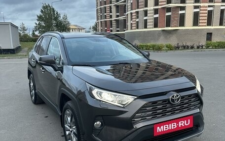 Toyota RAV4, 2022 год, 4 500 000 рублей, 11 фотография