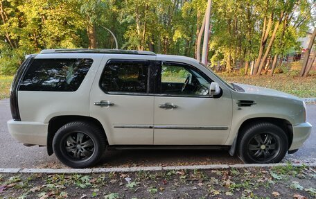 Cadillac Escalade III, 2010 год, 2 540 000 рублей, 3 фотография