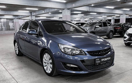 Opel Astra J, 2013 год, 870 000 рублей, 3 фотография