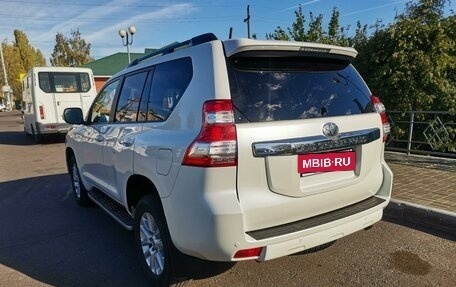 Toyota Land Cruiser Prado 150 рестайлинг 2, 2016 год, 3 850 000 рублей, 6 фотография