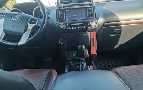 Toyota Land Cruiser Prado 150 рестайлинг 2, 2016 год, 3 850 000 рублей, 13 фотография