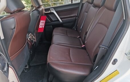 Toyota Land Cruiser Prado 150 рестайлинг 2, 2016 год, 3 850 000 рублей, 14 фотография