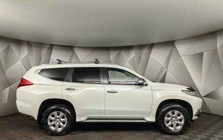 Mitsubishi Pajero Sport III рестайлинг, 2017 год, 2 398 000 рублей, 6 фотография