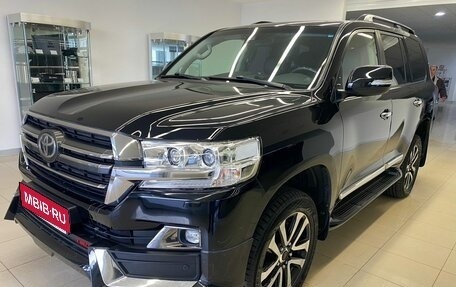 Toyota Land Cruiser 200, 2019 год, 7 500 000 рублей, 1 фотография