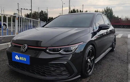 Volkswagen Golf GTI, 2021 год, 2 299 999 рублей, 1 фотография