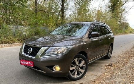 Nissan Pathfinder, 2014 год, 1 990 000 рублей, 1 фотография