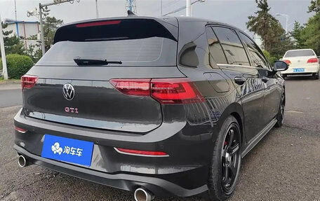 Volkswagen Golf GTI, 2021 год, 2 299 999 рублей, 3 фотография