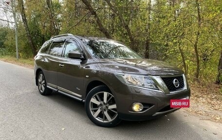 Nissan Pathfinder, 2014 год, 1 990 000 рублей, 2 фотография