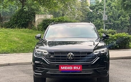 Volkswagen Touareg III, 2021 год, 4 850 000 рублей, 2 фотография