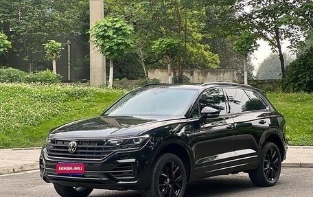 Volkswagen Touareg III, 2021 год, 4 850 000 рублей, 1 фотография