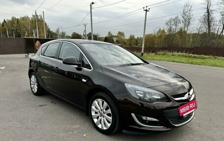 Opel Astra J, 2015 год, 1 520 000 рублей, 3 фотография