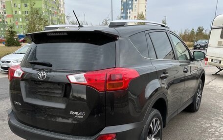 Toyota RAV4, 2015 год, 1 650 000 рублей, 3 фотография