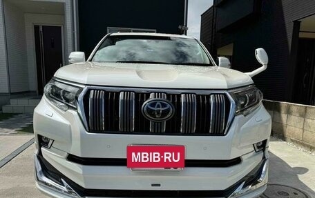 Toyota Land Cruiser Prado 150 рестайлинг 2, 2021 год, 4 500 000 рублей, 2 фотография