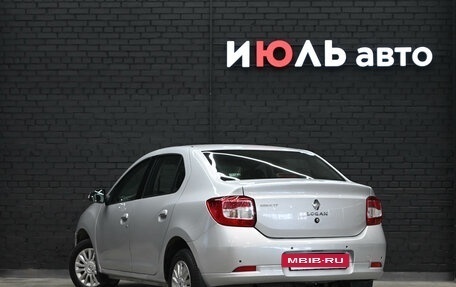 Renault Logan II, 2015 год, 880 000 рублей, 5 фотография