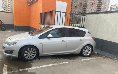 Opel Astra J, 2014 год, 850 000 рублей, 2 фотография